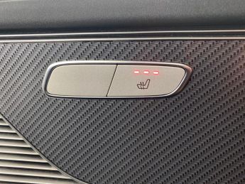 Mercedes-Benz EQC EQC 400 80kWh AMG Line 4MATIC (408 ps) - HEATED LEATHER - COMFOR