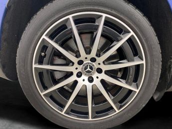 Mercedes-Benz EQC EQC 400 80kWh AMG Line 4MATIC (408 ps) - HEATED LEATHER - COMFOR