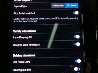 Volvo C40 Twin Recharge 78kWh Ultimate AWD (408 ps) - HK AUDIO - CARPLAY