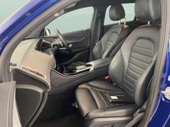 Mercedes-Benz EQC EQC 400 80kWh AMG Line 4MATIC (408 ps) - HEATED LEATHER - COMFOR