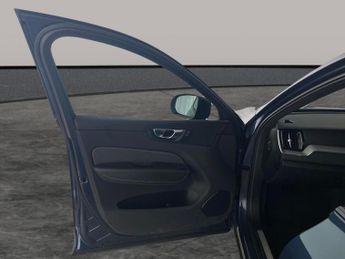 Volvo XC60 2.0h T6 Recharge 11.6kWh R-Design Plug-in AWD (340 ps) - LED - H