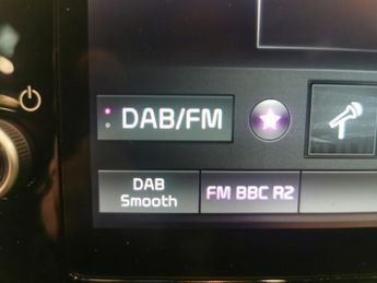 Kia Picanto 1.0 DPi 3 AMT (66 bhp) - NAV - BLUETOOTH - CRUISE