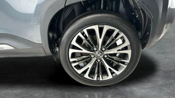 Toyota Yaris Cross 1.5 VVT-h Excel E-CVT (116 ps) - LANE DEPARTURE ALERT - LANE TRA