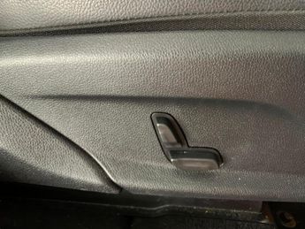 Mercedes-Benz EQC EQC 400 80kWh AMG Line (Premium) 4MATIC (408 ps) - REVERSE CAM -