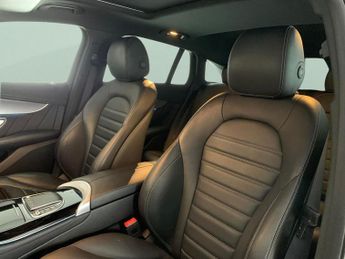 Mercedes-Benz EQC EQC 400 80kWh AMG Line (Premium) 4MATIC (408 ps) - REVERSE CAM -