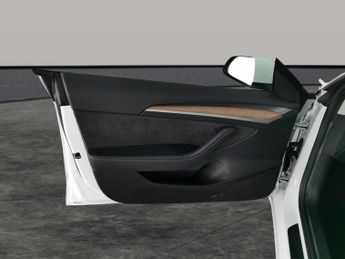 Tesla Model 3 Standard Range Plus RWD (241 bhp) - PARK ASSIST - LED - REVERSE 