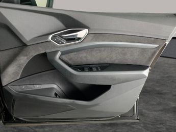 Audi e-tron 50 Sport quattro 71.2kWh (313 ps) - HEATED SEATS - ADJUSTABLE SU