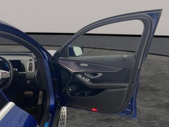 Mercedes-Benz EQC EQC 400 80kWh AMG Line 4MATIC (408 ps) - HEATED LEATHER - COMFOR