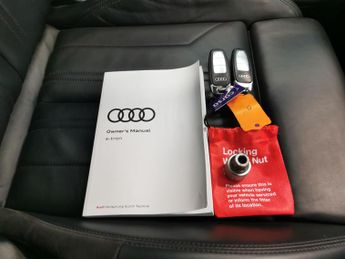 Audi e-tron 50 Sport quattro 71.2kWh (313 ps) - HEATED SEATS - ADJUSTABLE SU