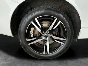 Volvo XC60 2.0 B5 MHEV R-Design (250 ps) - ACTIVE LANE ASSIST - KEYLESS ENT