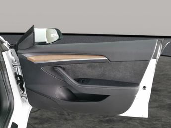 Tesla Model 3 Standard Range Plus RWD (241 bhp) - PARK ASSIST - LED - REVERSE 