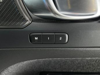 Volvo XC40 Recharge Twin 78kWh Ultimate AWD (408 ps) - KEYLESS ENTRY - 360 