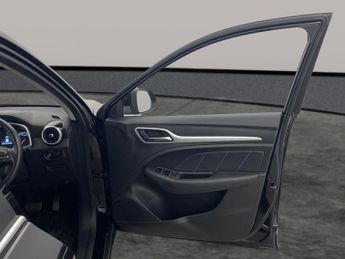 MG MG ZS 44.5kWh Excite (143 ps) - LANE DEPARTURE  - BLUETOOTH - DRIVING 