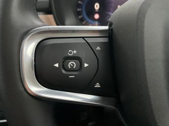 Volvo XC40 Recharge Twin 78kWh Ultimate AWD (408 ps) - KEYLESS ENTRY - 360 