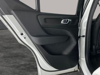 Volvo XC40 Recharge Twin 78kWh Ultimate AWD (408 ps) - KEYLESS ENTRY - 360 