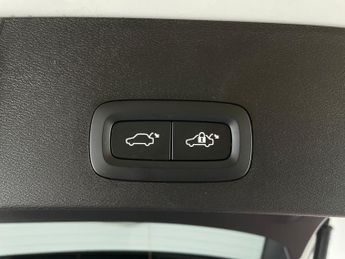 Volvo XC40 Recharge Twin 78kWh Ultimate AWD (408 ps) - KEYLESS ENTRY - 360 