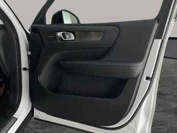 Volvo XC40 Recharge Twin 78kWh Ultimate AWD (408 ps) - KEYLESS ENTRY - 360 