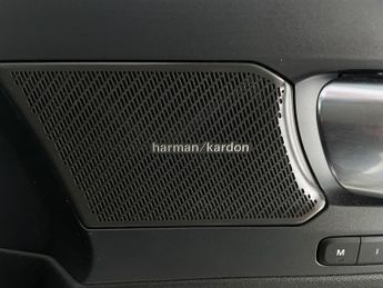 Volvo XC40 Recharge Twin 78kWh Ultimate AWD (408 ps) - KEYLESS ENTRY - 360 