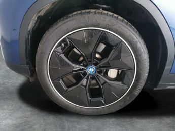 BMW iX3 80kWh Premier Edition (286 ps) - DRIVING ASSISTANT - KEYLESS ENT