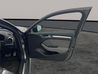 Audi A3 1.5 TFSI CoD 35 Black Edition Sportback S Tronic (150 ps) - BLUE