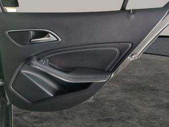 Mercedes-Benz GLA 1.6 GLA180 GPF Urban Edition 7G-DCT (122 ps) - DAB - KEYLESS-GO 