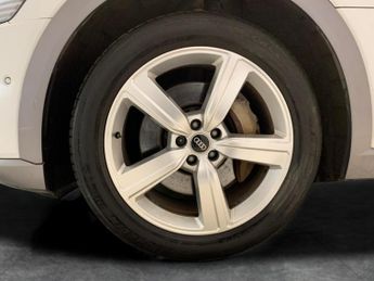 Audi e-tron 50 Technik quattro 71.2kWh (11kW Charger) (313 ps) - ADJUSTABLE 