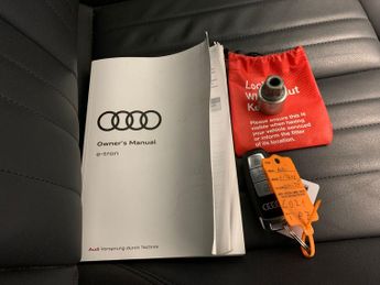 Audi e-tron 50 Technik quattro 71.2kWh (11kW Charger) (313 ps) - CARPLAY - L