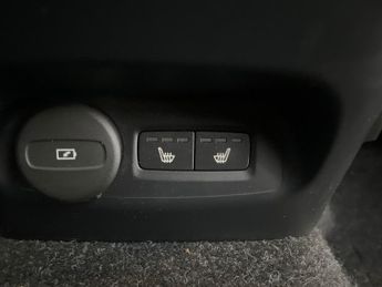 Volvo XC40 Recharge Twin 78kWh Ultimate AWD (408 ps) - KEYLESS ENTRY - 360 