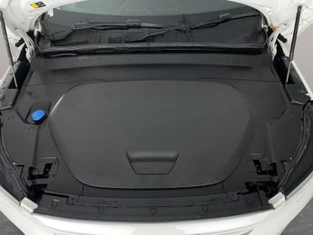 Volvo XC40 Recharge Twin 78kWh Ultimate AWD (408 ps) - KEYLESS ENTRY - 360 