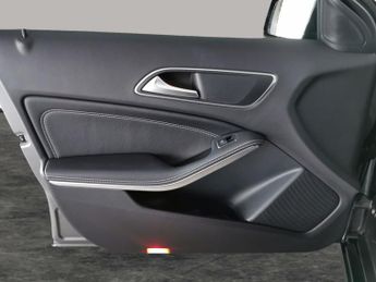 Mercedes-Benz GLA 1.6 GLA180 GPF Urban Edition 7G-DCT (122 ps) - DAB - KEYLESS-GO 