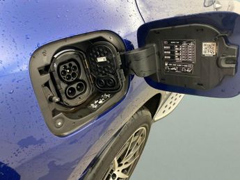 Mercedes-Benz EQC EQC 400 80kWh AMG Line 4MATIC (408 ps) - HEATED LEATHER - COMFOR