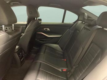 BMW 3 Series 2.0 330i M Sport (258 ps) - CARPLAY - ACTIVE LANE ASSIST - PARK 