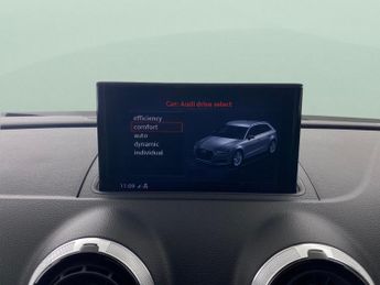 Audi A3 1.5 TFSI CoD 35 Black Edition Sportback S Tronic (150 ps) - BLUE