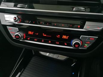 BMW iX3 80kWh Premier Edition (286 ps) - DRIVING ASSISTANT - KEYLESS ENT