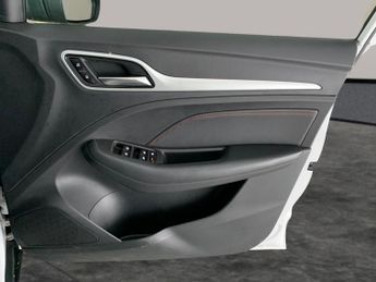 MG MG ZS 72.6kWh Trophy Long Range (156 ps) - BLACK ROOF RAILS - ACTIVE L