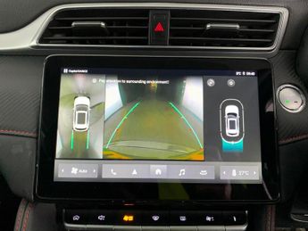 MG MG ZS 72.6kWh Trophy Long Range (156 ps) - BLACK ROOF RAILS - ACTIVE L