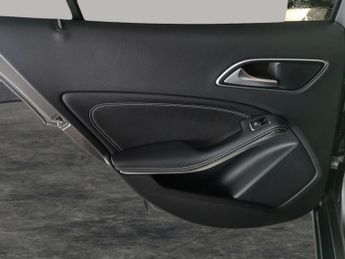 Mercedes-Benz GLA 1.6 GLA180 GPF Urban Edition 7G-DCT (122 ps) - DAB - KEYLESS-GO 