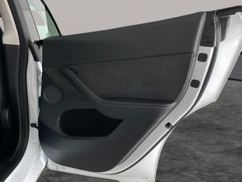 Tesla Model Y SUV RWD (346 ps) - REVERSE CAM - NAV - LEATHER