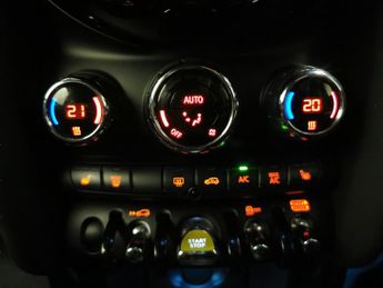 Mini Electric Hatch Cooper SE 32.6kWh Level 2 (184 ps) - REVERSE CAM - NAV - HEATED 