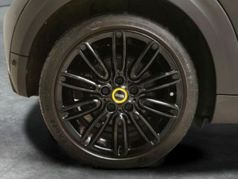 Mini Electric Hatch Cooper SE 32.6kWh Level 2 (184 ps) - REVERSE CAM - NAV - HEATED 