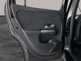 Mercedes-Benz EQA EQA 350 66.5kWh AMG Line 4MATIC (292 ps) - SELF PARK - LED - REV