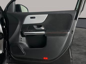 Mercedes-Benz EQA EQA 350 66.5kWh AMG Line 4MATIC (292 ps) - SELF PARK - LED - REV