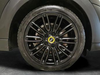 Mini Electric Hatch Cooper SE 32.6kWh Level 2 (184 ps) - REVERSE CAM - NAV - HEATED 