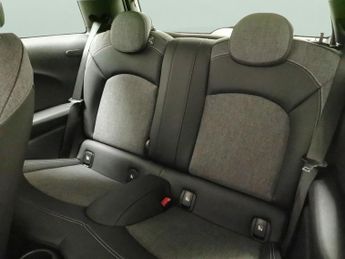 Mini Electric Hatch Cooper SE 32.6kWh Level 2 (184 ps) - REVERSE CAM - NAV - HEATED 