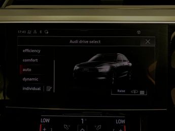 Audi e-tron 50 Technik quattro 71.2kWh (11kW Charger) (313 ps) - CARPLAY - L