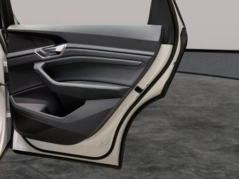 Audi e-tron 50 Technik quattro 71.2kWh (11kW Charger) (313 ps) - ADJUSTABLE 