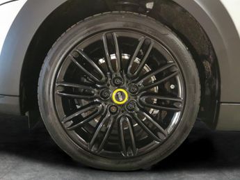 Mini Electric Hatch Cooper SE 32.6kWh Level 2 (184 ps) - ROOF AND MIRROR CAPS - BLAC