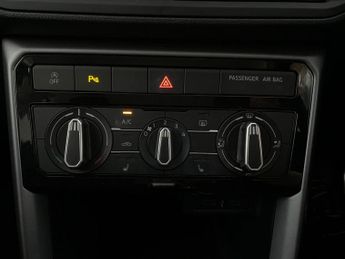 Volkswagen T-cross 1.0 TSI Active DSG (110 ps) - LED - NAV - BLIND SPOT ASSIST