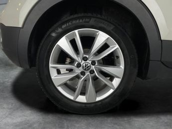 Volkswagen T-cross 1.0 TSI Active DSG (110 ps) - LED - NAV - BLIND SPOT ASSIST