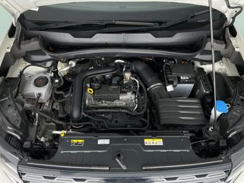 Volkswagen T-cross 1.0 TSI Active DSG (110 ps) - LED - NAV - BLIND SPOT ASSIST